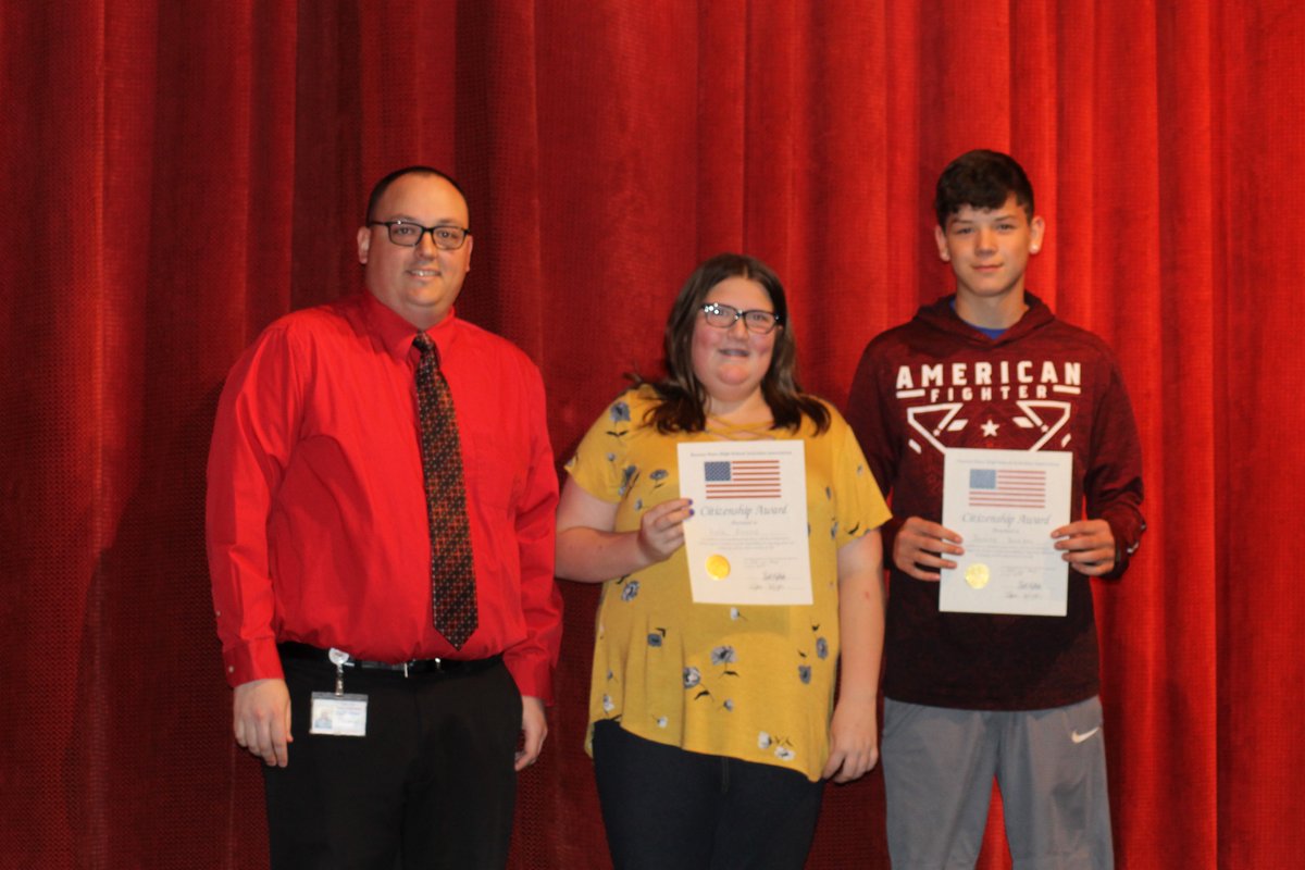 HMSEaglesKS's tweet photo. Congratulations to Lyla Evans &amp; Jovany Baeza for winning the KSHSAA Citizenship Award. #WeR210 https://t.co/OLYzrbL2p5