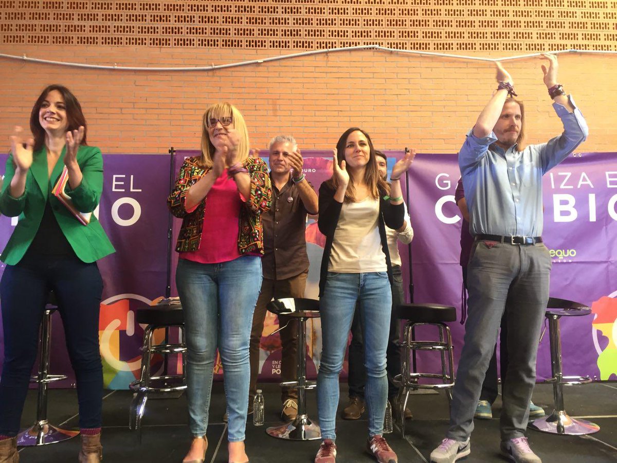 Podemos_CyL's tweet photo. Arranca el acto en León, con  @_PabloFdez_, @ionebelarra, @mluisavarelaf, Nicanor Pastrana, @Lorena_PODEMOS, Mª Carmen Álvarez y @JuanjoMoro.
Vivimos un momento histórico, después de 32 años de PP va a llegar la #PrimaveraCyL https://t.co/wNXvf55GBg