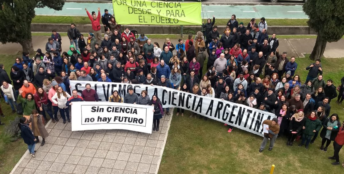 corriente_12M's tweet photo. [AHORA - CÓRDOBA] Cabildo abierto en defensa del sector de CyT https://t.co/57VfqbNhfy