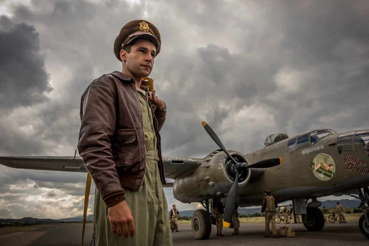 Catch22Italia's tweet photo. Ti sei perso i primi episodi? Niente paura! Puoi recuperare le prime due puntate OGGI dalle 19:30 su #SkyAtlantic. #Catch22✈️ @skyatlanticit @nowtv_it https://t.co/JIUZGO0gaE