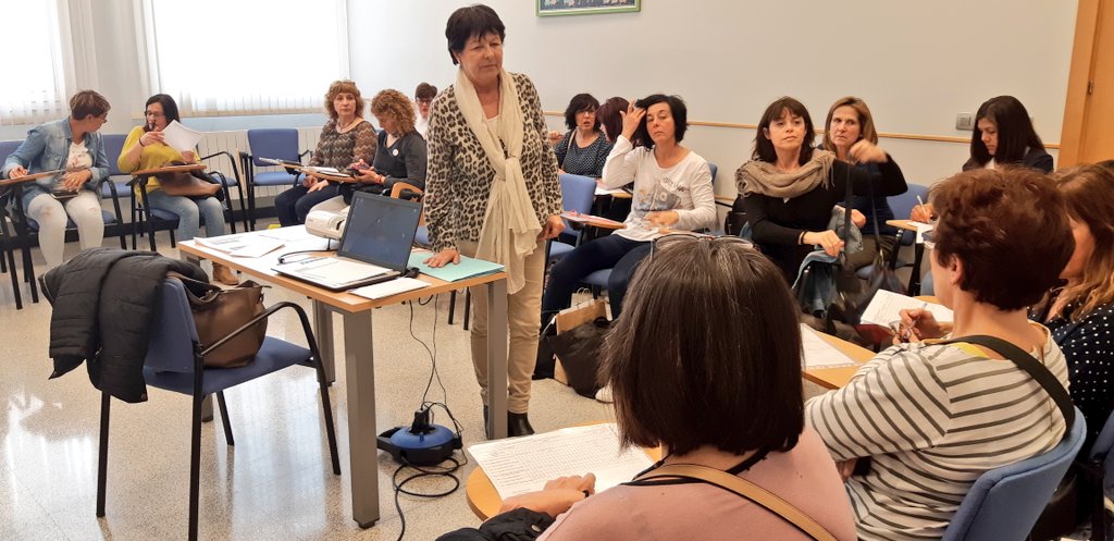 grupo_ssi's tweet photo. Reuniones de distrito + píldoras digitales.
Avanzamos en las competencias digitales del grupo de auxiliares del #SAD.
#DIGISAD avanza. 
#GrupoSSI #SSITraining 
@InfoBilbao https://t.co/1i8GAWtp8i