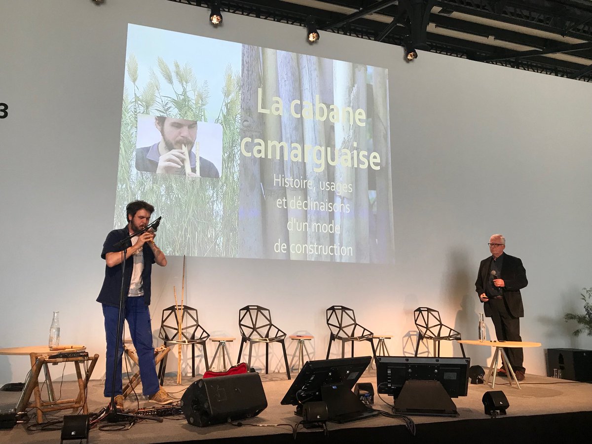 celinesalvetat's tweet photo. Une conférence passionnante de Jean-Claude Duclos sur la cabane de #Camargue et des bergeries de #Crau, avec une mise en musique tout en #electroTrad d’@henrimaquet Merci @Pole_ICP #sippa @ fondation #Luma #Arles #UsagesSociaux #architecture #MediationVivante https://t.co/uJxgV3R59g