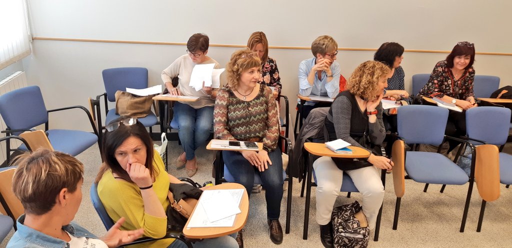 grupo_ssi's tweet photo. Reuniones de distrito + píldoras digitales.
Avanzamos en las competencias digitales del grupo de auxiliares del #SAD.
#DIGISAD avanza. 
#GrupoSSI #SSITraining 
@InfoBilbao https://t.co/1i8GAWtp8i