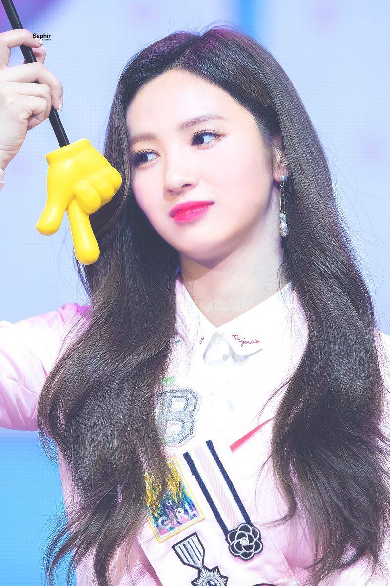 20000904_com's tweet photo. 190522 컴백 쇼케이스
#체리블렛 #허지원 #지원 #cherrybullet #jiwon @cherrybullet https://t.co/ZxpsFwNxjn