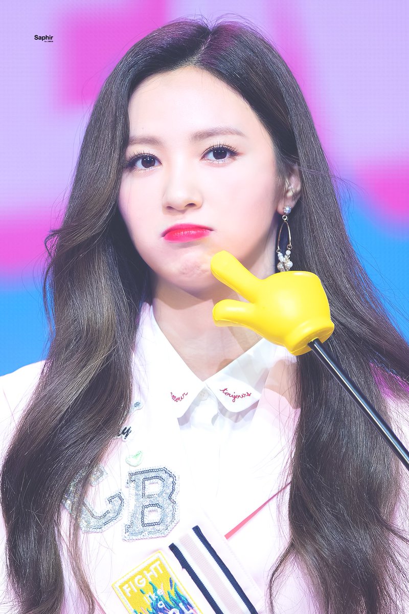 20000904_com's tweet photo. 190522 컴백 쇼케이스
#체리블렛 #허지원 #지원 #cherrybullet #jiwon @cherrybullet https://t.co/ZxpsFwNxjn