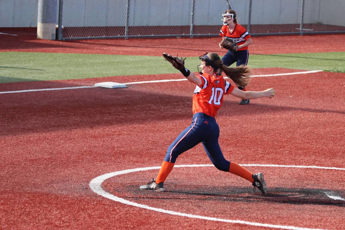 oehawkssoftball's tweet photo. Congratulations senior @maddyrig02 on your Sunflower League pitcher honorable mention selection. This program will miss you! #proudofyou #gohawks 🌻🥎🧡 https://t.co/SRphqXCMGh