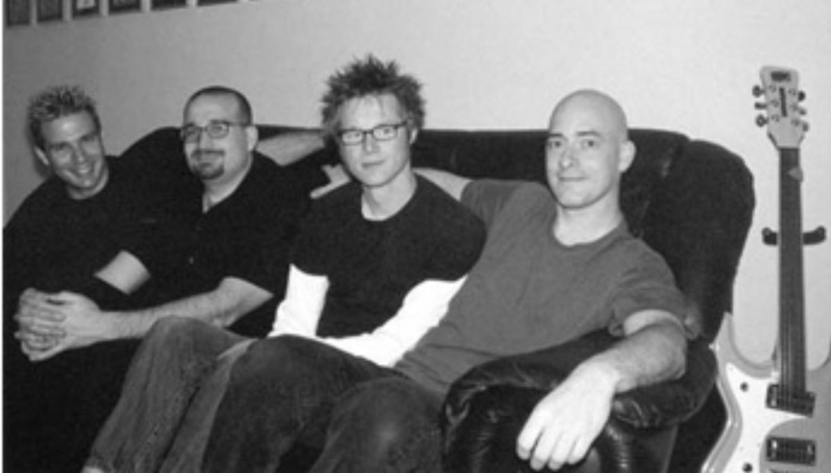 HELP! Mallrats opens with a song called Social by a band named Squirtgun. I wanna use it again for Brodie scene in #JayandSilentBobReboot but we can’t find folks in the band. If anybody knows how to get in touch with anybody from Squirtgun, please let me know! I need their art!