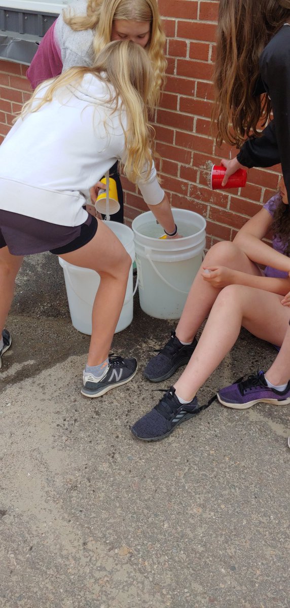 spritch2's tweet photo. How many cups of water does it take to fill this bucket? Our students @walzad are using water to prove their thinking and calculations!
#WalterZadowLeaning
#WalterZadowRoom8
#gotalittlewet https://t.co/GP7S9rCQa2