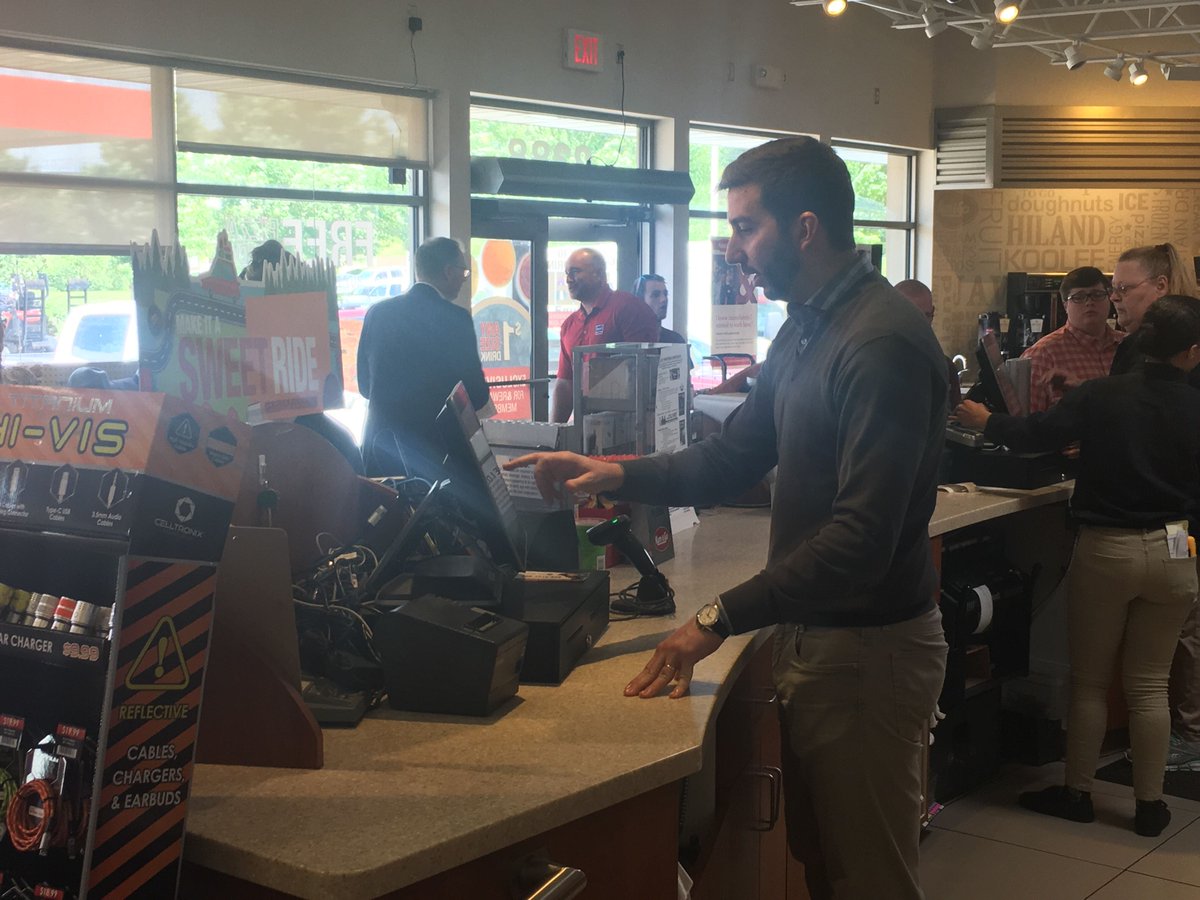 kumandgo's tweet photo. When your president's been working in stores since he was 9, sometimes you gotta put him in play behind a register when the lunch rush hits. https://t.co/9BezzlD0Sy