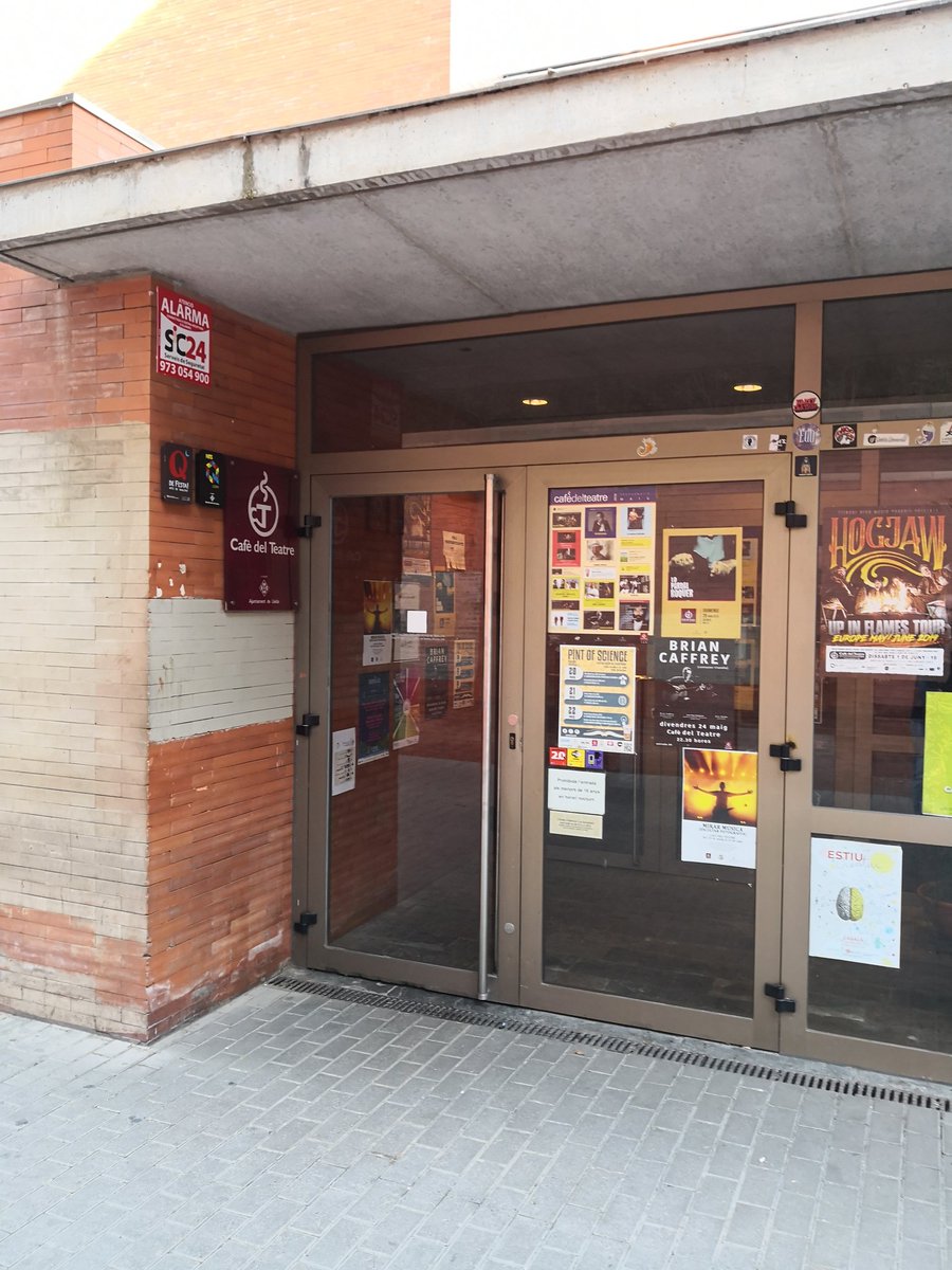 sjribas's tweet photo. Avui al @cafedelteatre #Pint19LLE parlaré com no podia ser d'altra manera de contaminació lumínica. El meu torn és a les 19.50h. https://t.co/kd019He3qR