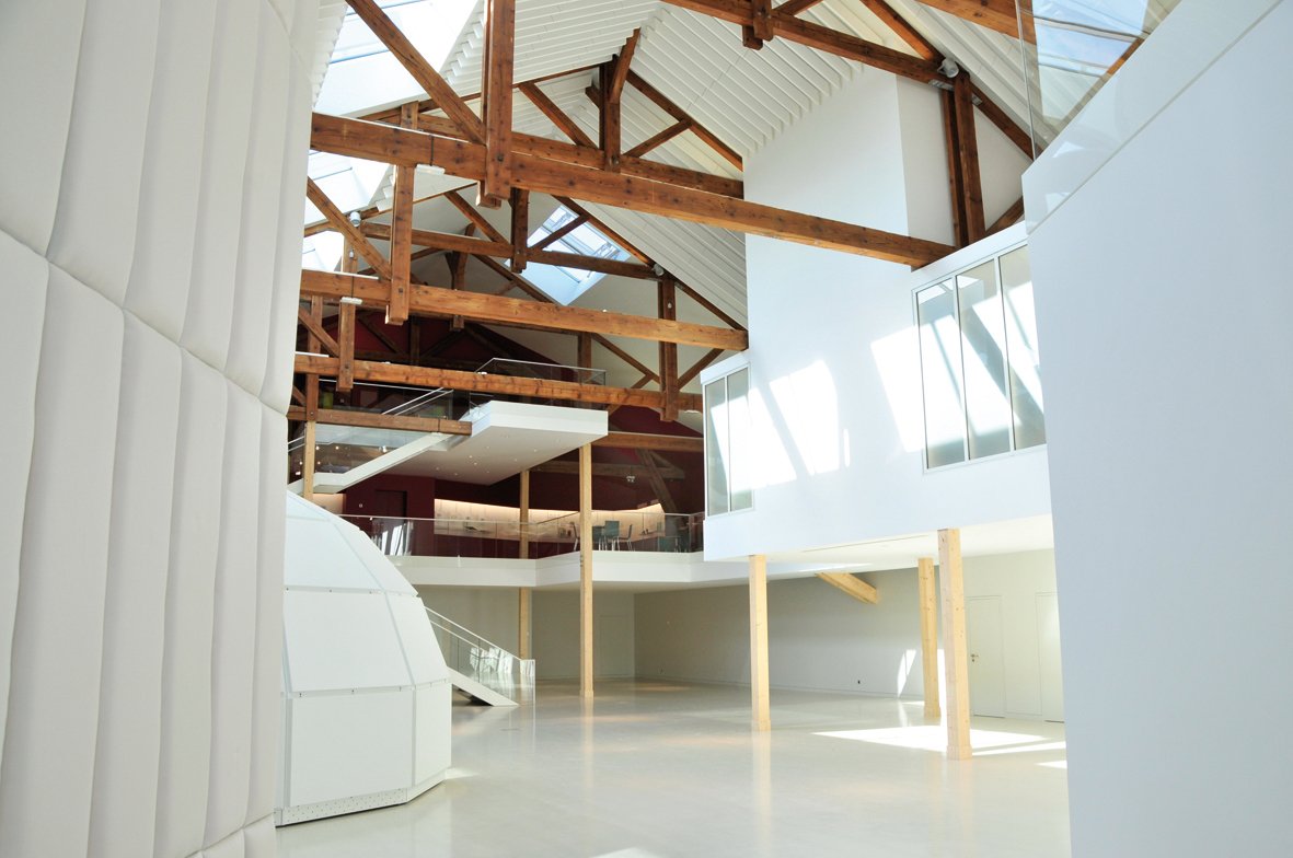 #SAVETHEDATE
🗓️Saint-Gobain réunit le 23/05,15 start-ups &amp; PME pour un #InnovationDay sur le thème des matériaux et technologies de haute performance ! Elles rencontreront, lors de sessions d'échanges, des responsables de B.U de Saint-Gobain, ainsi que de la R&amp;D &amp; Marketing.