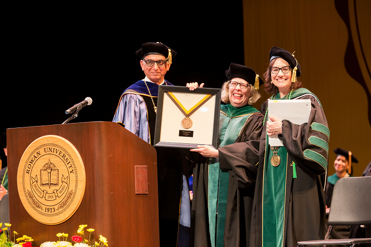 clairepomeroy's tweet photo. Honored to address the newest graduates of the Cooper Medical School of Rowan University and receive the #CMSRU Medal of Excellence. @coopermedschool https://t.co/PqCoH3q77D