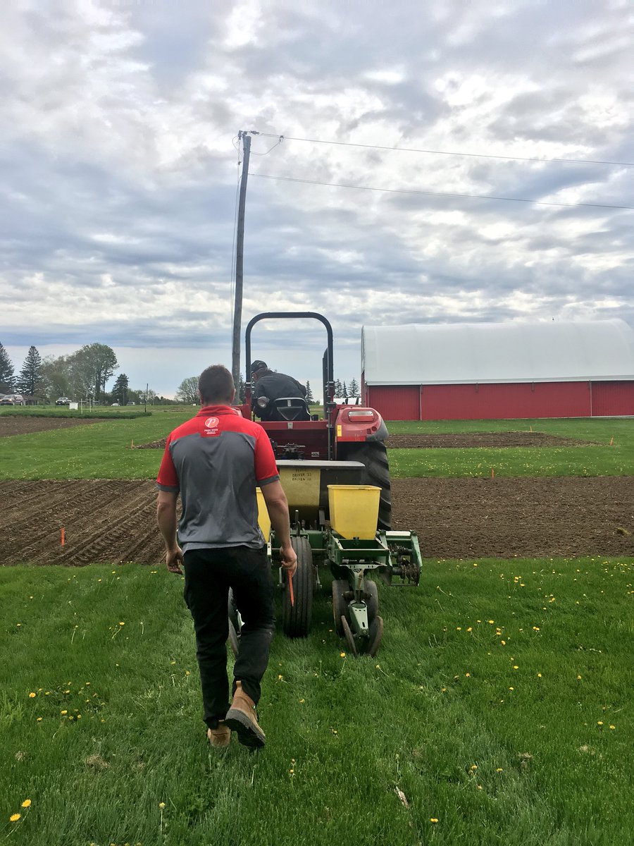 Beat the rain and got the <a href="/PRIDESEEDS/">PRIDE Seeds</a> Woodstock farm show plot planted <a href="/Drew_clay2sand/">Drew Thompson</a>