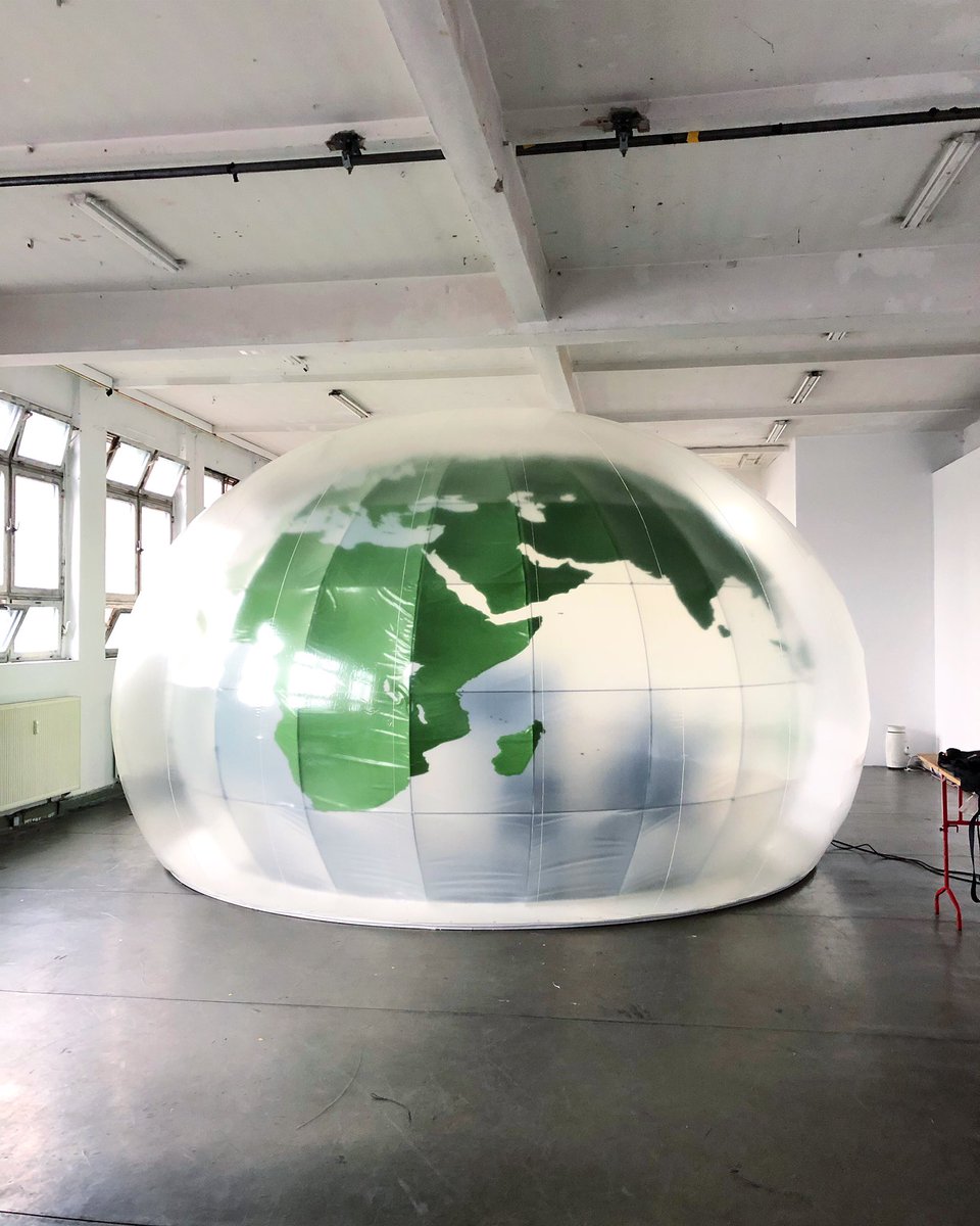 _s_u_p_e_r's tweet photo. Es gibt ihn doch, den Planet B #inflatableworld #planetb #dieweltisteinekugel #earth #thinkglobal #sdgs #inspiration #safetheplanet #graphicdesign #livecommunication #event #superanderspree #agency #design #artdirection https://t.co/hm1nJ7Ke8U