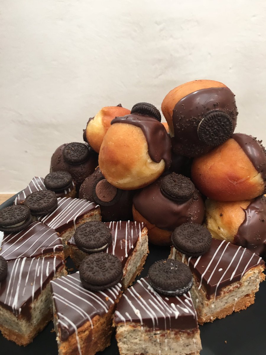 michael_cost_'s tweet photo. So excited for this afternoon's #OreoCup games. Look at how amazing this event set up is😳😳😳
#Oreo get in my tummy! https://t.co/Cuz6oHxE1t