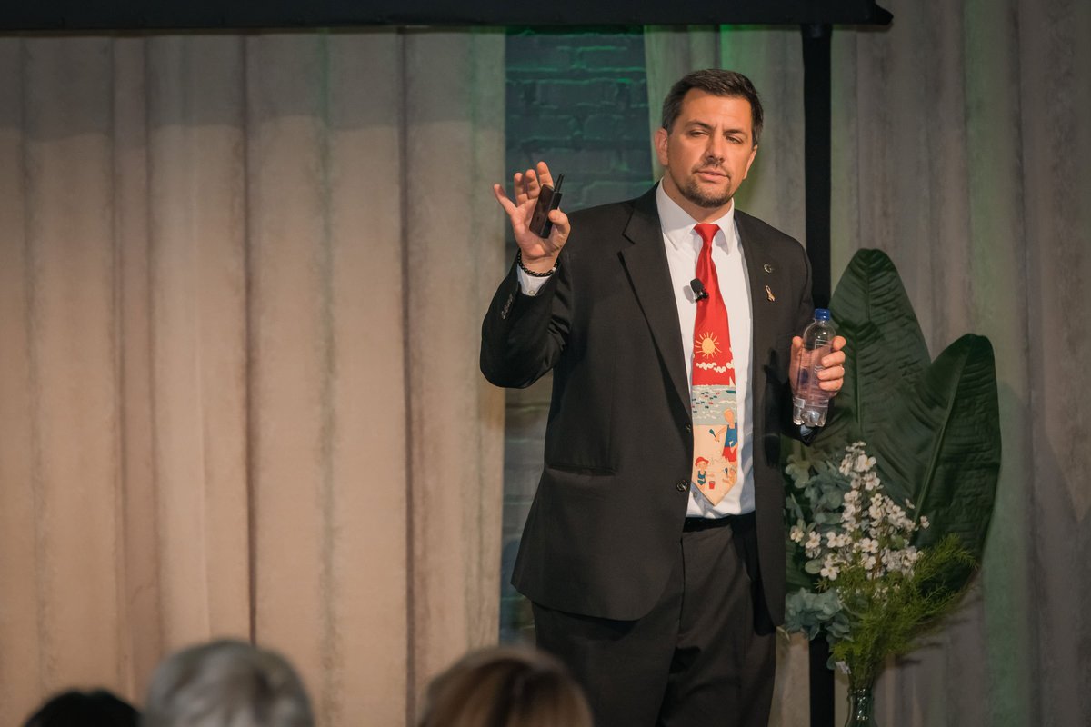 AutismAwakening's tweet photo. As promised, here are some highlights from @drskowron's appearance at the @GenRescue #ElevatedSummit in Chicago. We had such a great time, thank you to all who were involved! Photo Credit: Nicole Fields Photography & Framing #GetElevated #generationrescue #chicago #hope https://t.co/29BwrnuNrr