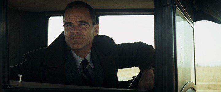 Michael Kelly turns 50 today, happy birthday! What movie is it? 5 min to answer! 