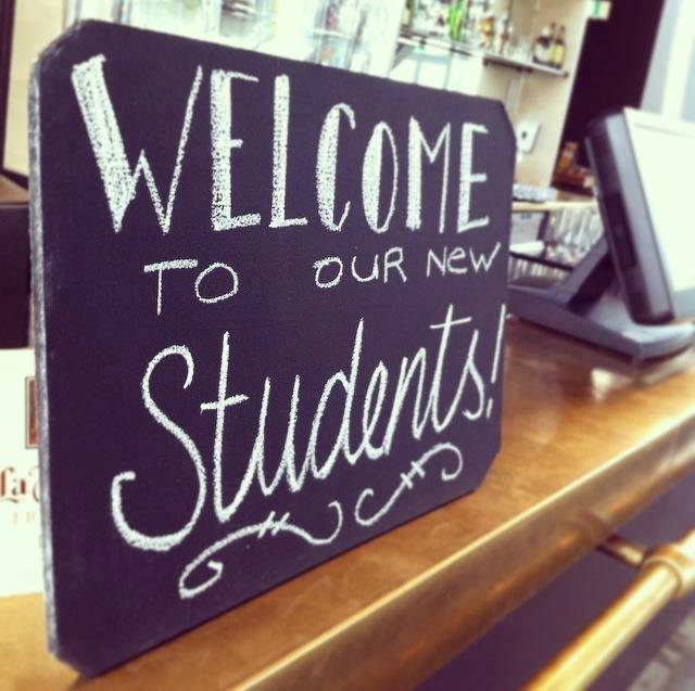 In de afgelopen 10 jaar hebben we hoge pieken en ook diepe dalen gekend. En het belangrijkste; we hebben al meer dan 1.000 mensen een kans gegeven op een duurzame toekomst. Maar dat is niet altijd even gemakkelijk: 
thecolourkitchen.com/the-colour-kit…