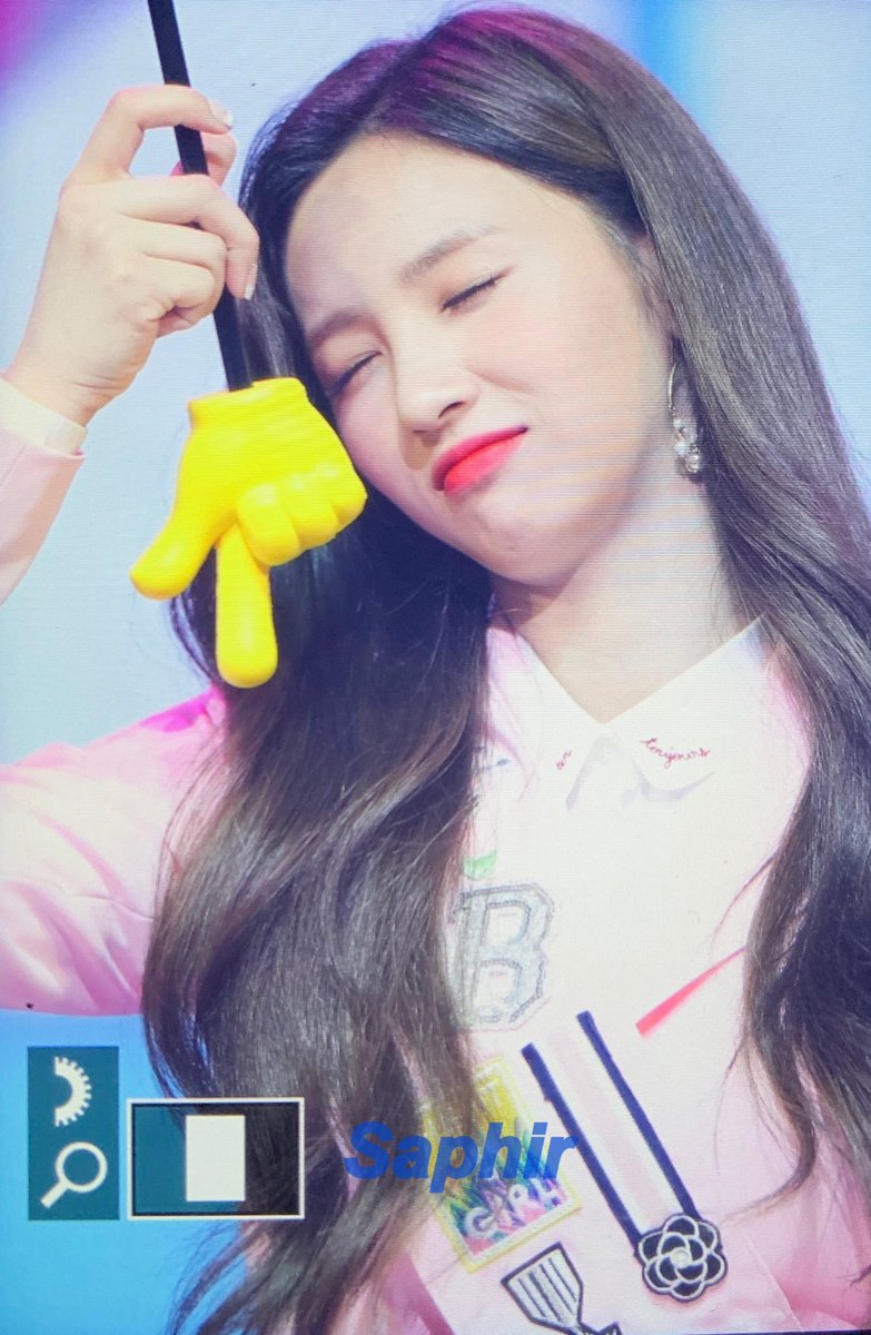 20000904_com's tweet photo. 190522 컴백 쇼케이스
#체리블렛 #허지원 #지원 #cherrybullet #jiwon @cherrybullet https://t.co/ccB9W61LtX