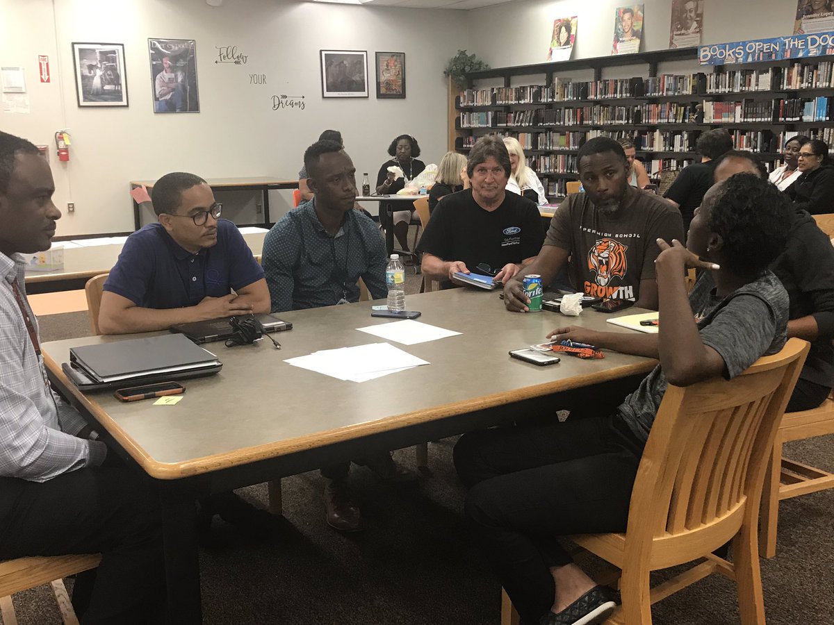 OrtizClassroom's tweet photo. Last week Piper faculty worked on Culturally Responsive Teaching. Active conversation, good dialogue #bcpsequity #growthmindset #pipermindset @piperprincipal @davidwatkins1 #CRTtraining https://t.co/80Xll6Z8Aa