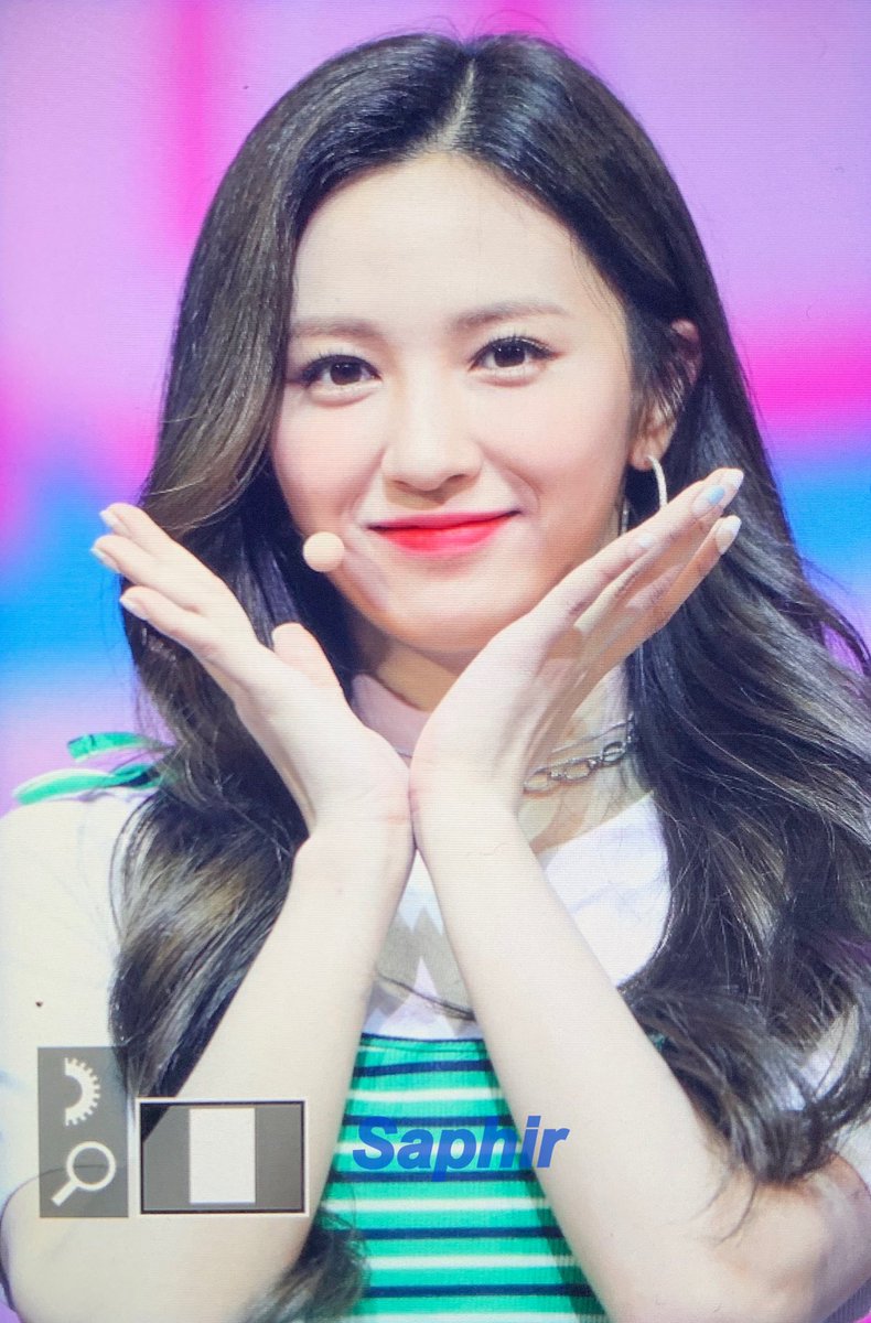 20000904_com's tweet photo. 190522 컴백 쇼케이스
#체리블렛 #허지원 #지원 #cherrybullet #jiwon @cherrybullet https://t.co/u1mLh22xi1