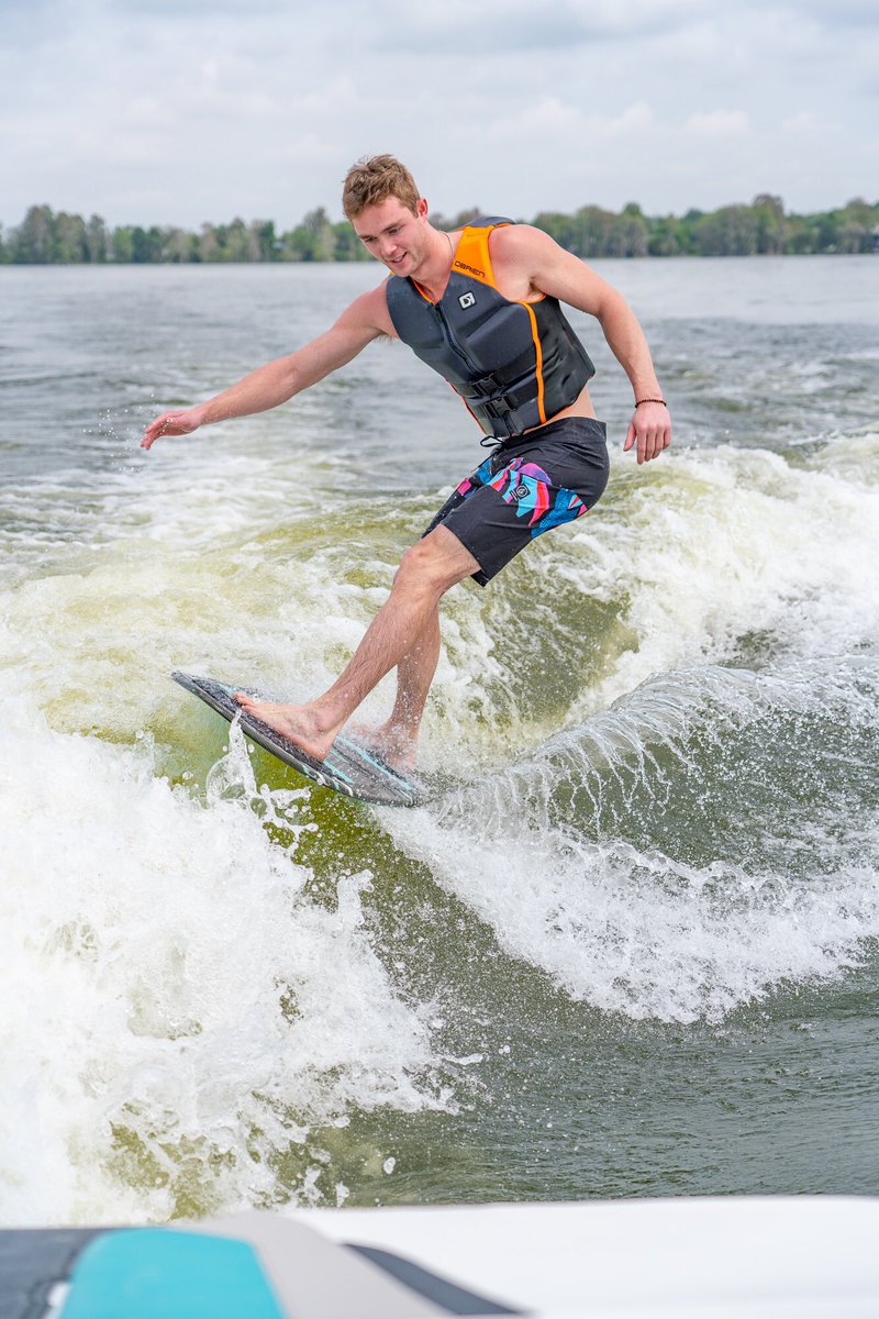 VarattiB's tweet photo. This is how we roll...
#Varatti #boats #wakesurfing #howweroll #wakeboat #wakesurfpics @implaisted #wakesurf #wednesdaymotivation https://t.co/yo5ozAqq8X