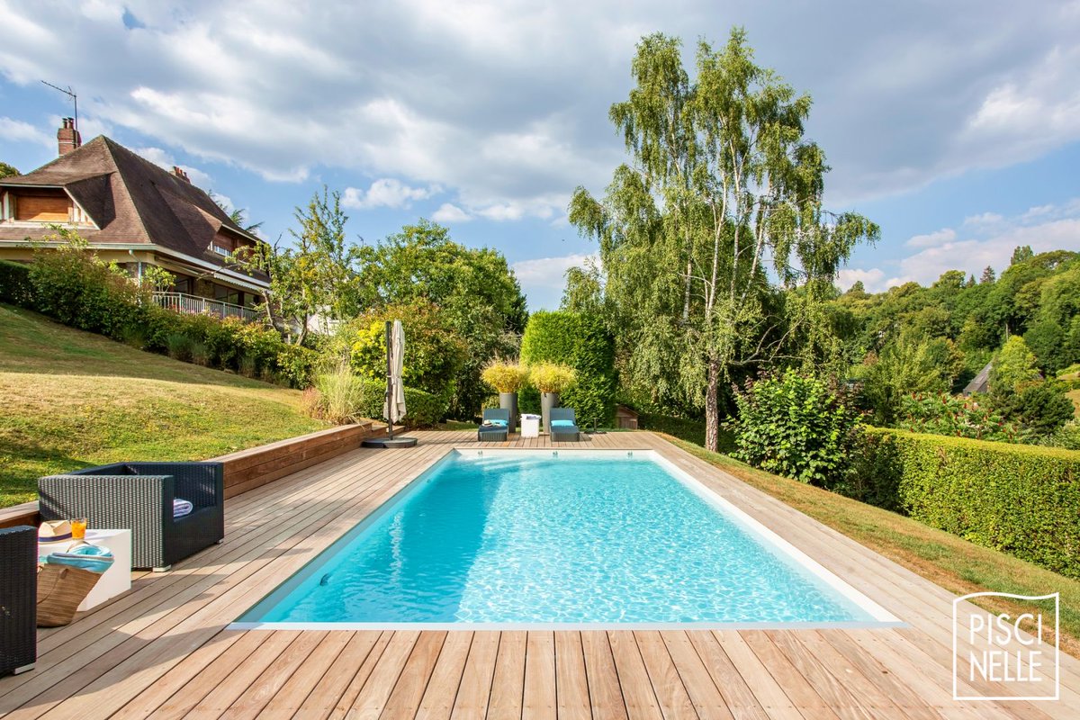 Découvrez le reportage complet d'une rénovation Piscinelle: changement de dimension, de type de structure, réfection des abords… une Piscinelle 20 ans après ! #poolstaging #piscine #renovation #piscinelle #terrasseenbois 

-> piscinelle.com/photos-realisa…