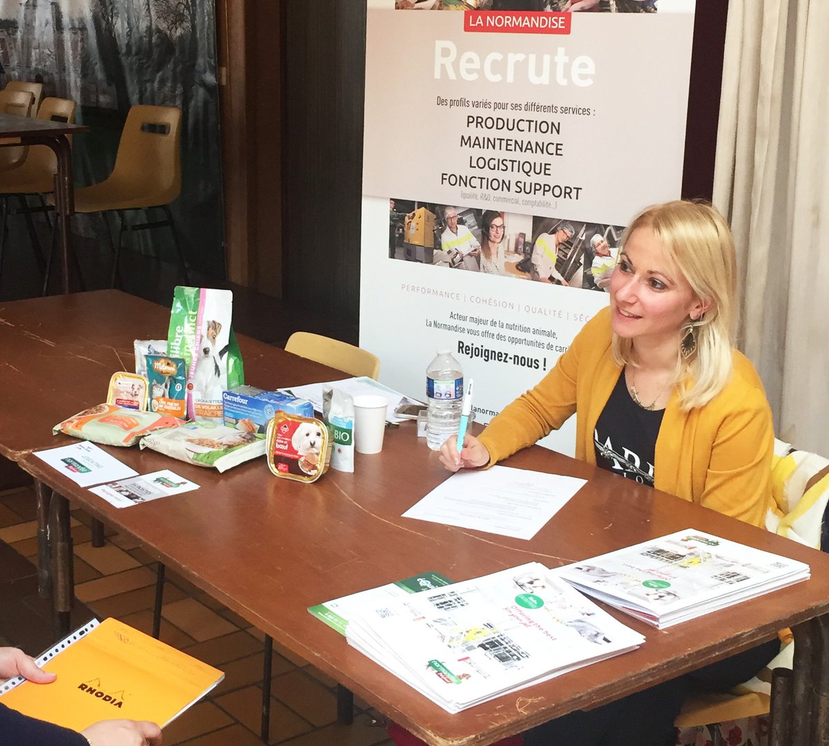 AnalyseetAction's tweet photo. Accompagner les transitions de carrière :  

Un job dating a été organisé hier à Thury Harcourt entre les entreprises  du bassin qui recrutent et les ex-salariés de Inteva Products.  

Merci aux candidats et recruteurs pour leur participation !

#Recrutement #Emploi #MobilitéPro https://t.co/iiyMlAoOkI