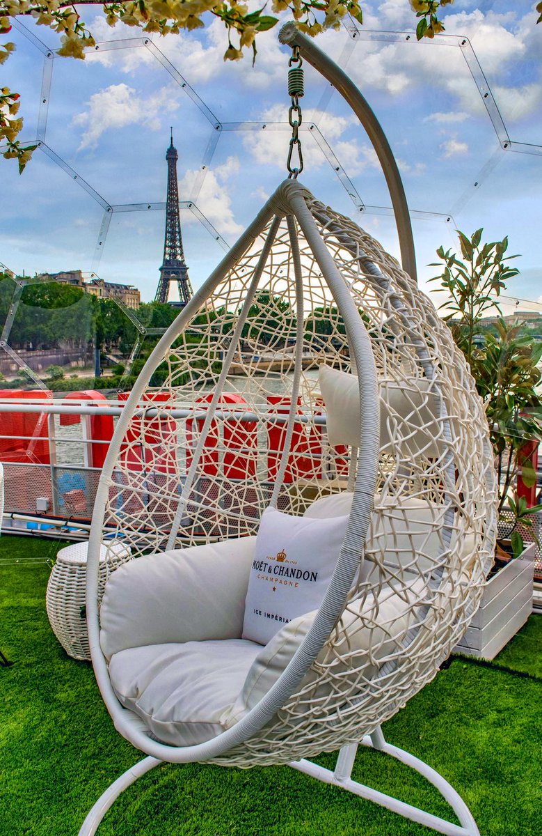 sortirapariscom's tweet photo. 🍸Les @bateauxmouches ont lancé leur saison estivale le 10 mai 2019 : Mademoiselle Mouche, le rooftop des Bateaux-Mouches, avec vue sur la Tour Eiffel, vous accueille tout l'été, jusqu'au 15 octobre 2019, avec de délicieux #cocktails
#Paris #rooftop
 🔎https://t.co/MfgN77hhmK⬅️ https://t.co/M02KRZki9M