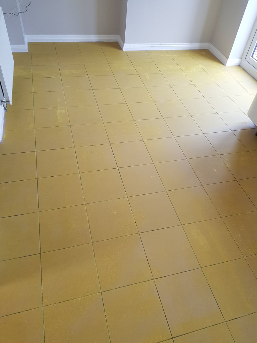 richargie's tweet photo. This one is for @CroftsLee gone with him and used #p141primer before @FBallUK #300hd. Great product dry in 15 minutes like it says and doesn't stick your shoes when walking on it https://t.co/aNlH5pQx9G