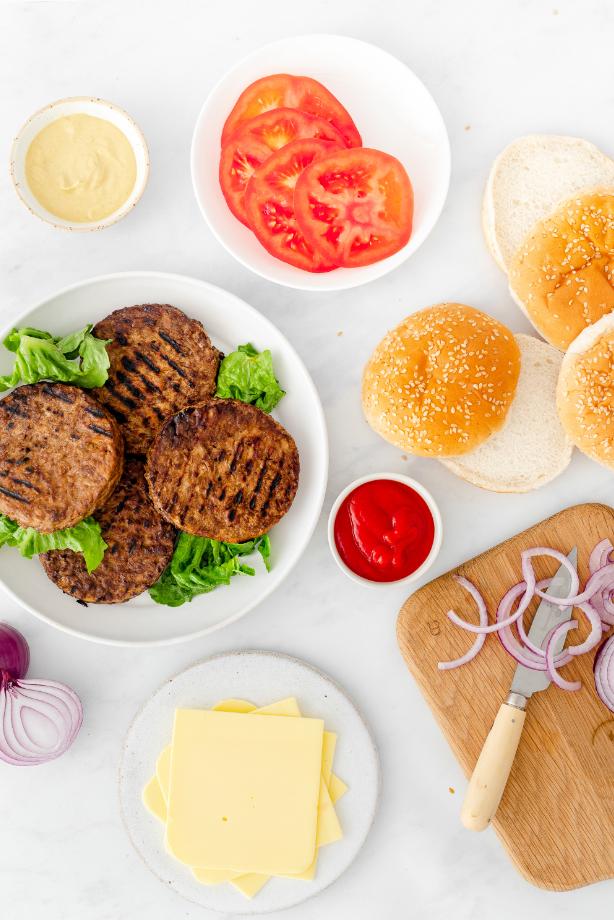 SimpleeAloe's tweet image. It&apos;s officially SUMMER! ☀ Finally an excuse for those weekly BBQs 😋♨️🍖🥗 #summer #bbq