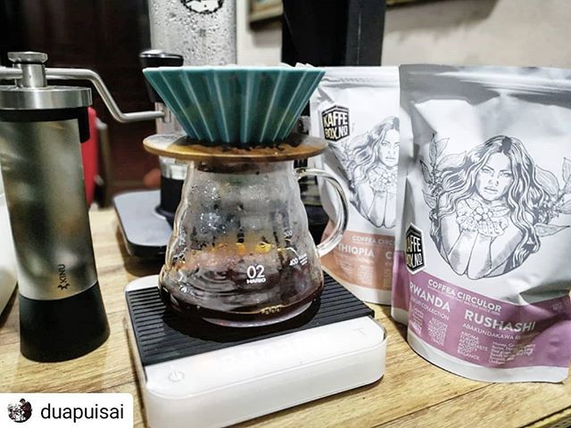 kaffebox's tweet photo. #KaffeBox #Memberpost from  @duapuisai -  hope your enjoying your KaffeBox.  More beans are on their way next week. 👌😁
• • • • •
This month's coffee subscription box by @kaffebox just came in the mail featuring @coffeacirculor. Currently brewing … https://t.co/40emZ72DBL https://t.co/mi1fTB2kjS