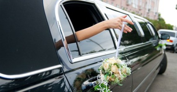 BrentwoodLivery's tweet photo. "At the end of the day, the wedding service experience will be different if a chauffeur that is not wedding-trained and experienced is assigned to your trip versus one that is." https://t.co/JXQPbP9QKT #KitchenerWaterlooWedding #UnforgettableWeddings #Chauffeur https://t.co/j612fOXxJu