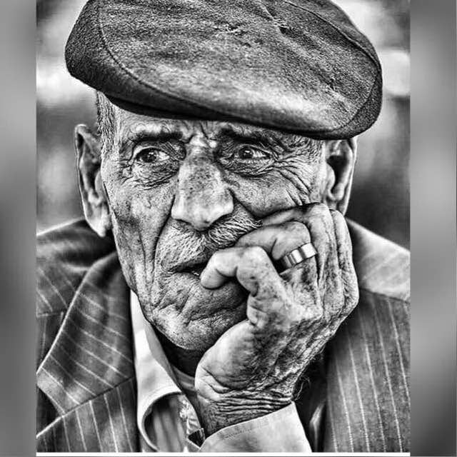 Cloudsfmlive tweet media