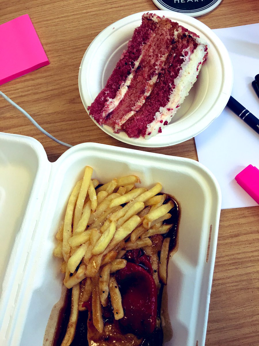 alifewithfrills's tweet photo. Lunch update - got lunch from the catering truck today - Honey Mustard Roast Pork w. Gravy &amp; French Fries, as well as Lemonade Cake w. Cream 🎥🇺🇸🇬🇧 #TVsetlife #setlife https://t.co/Hb7x2470rv