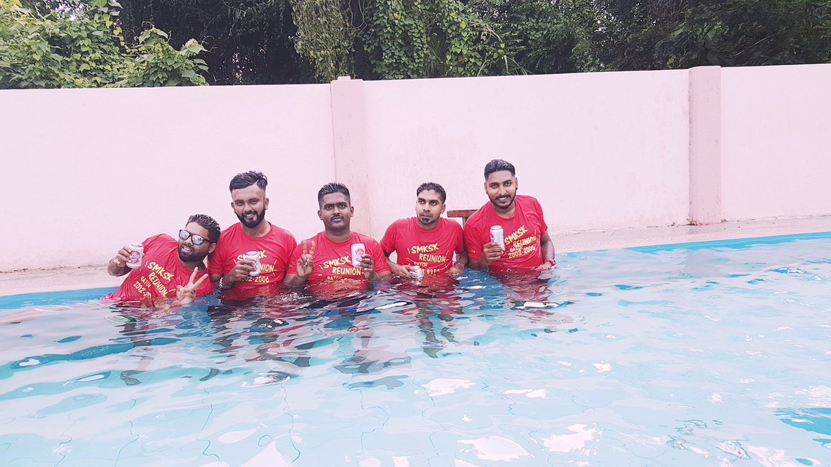 LAMYA1706's tweet photo. Happiness is School Friendsπ«π¬ππ¬
#2ndreunionsmksk #13yearsfriendship #portdickson #18thmay19 https://t.co/M3F8Zrvlax
