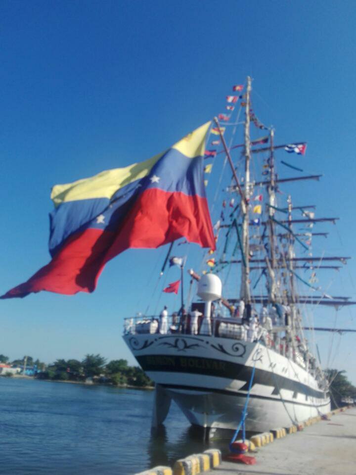 radiocienfuegos's tweet photo. At this time, the Simon Bolívar #SchoolShip of the #BolivarianNavy of the Bolivarian Republic of Venezuela docked at the Olimpia Medina pier in Cienfuegos. https://t.co/cyliIbqXep