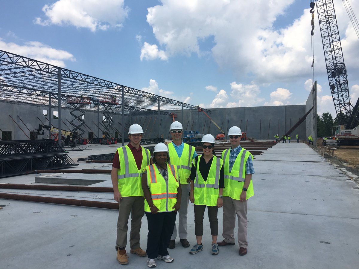 CrescentSocial's tweet photo. Check out the progress on Lakemont Logistics Center 1 in Fort Mill, SC. The walls are going up on our 150,000 square foot industrial building! #progress #raisetheroof #fortmill #bigcranes https://t.co/d6vw2cna1L