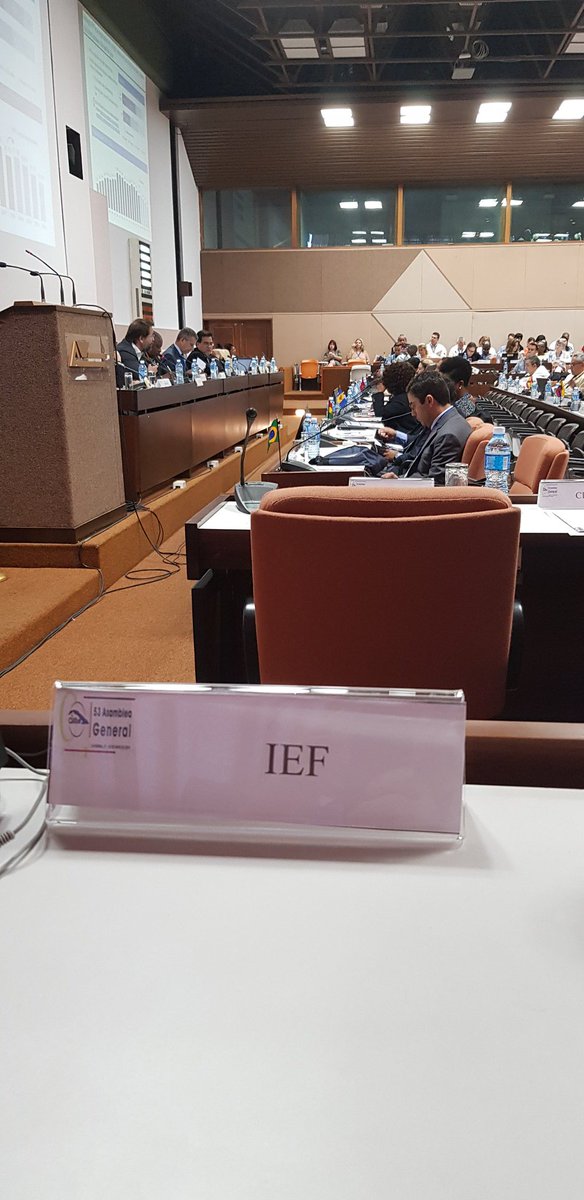 Empieza la segunda jornada de la 53 asamblea de <a href="/ciatorg/">Secretaría Ejecutiva</a>. La delegación del <a href="/IEF_ES/">IEF España</a> atenta a las ponencias <a href="/ncorralg/">nacho corral guadaño</a>, <a href="/CristinaGHerrer/">Cristina Garcia-Herrera</a>, JM Guirola y el hombro de un servidor