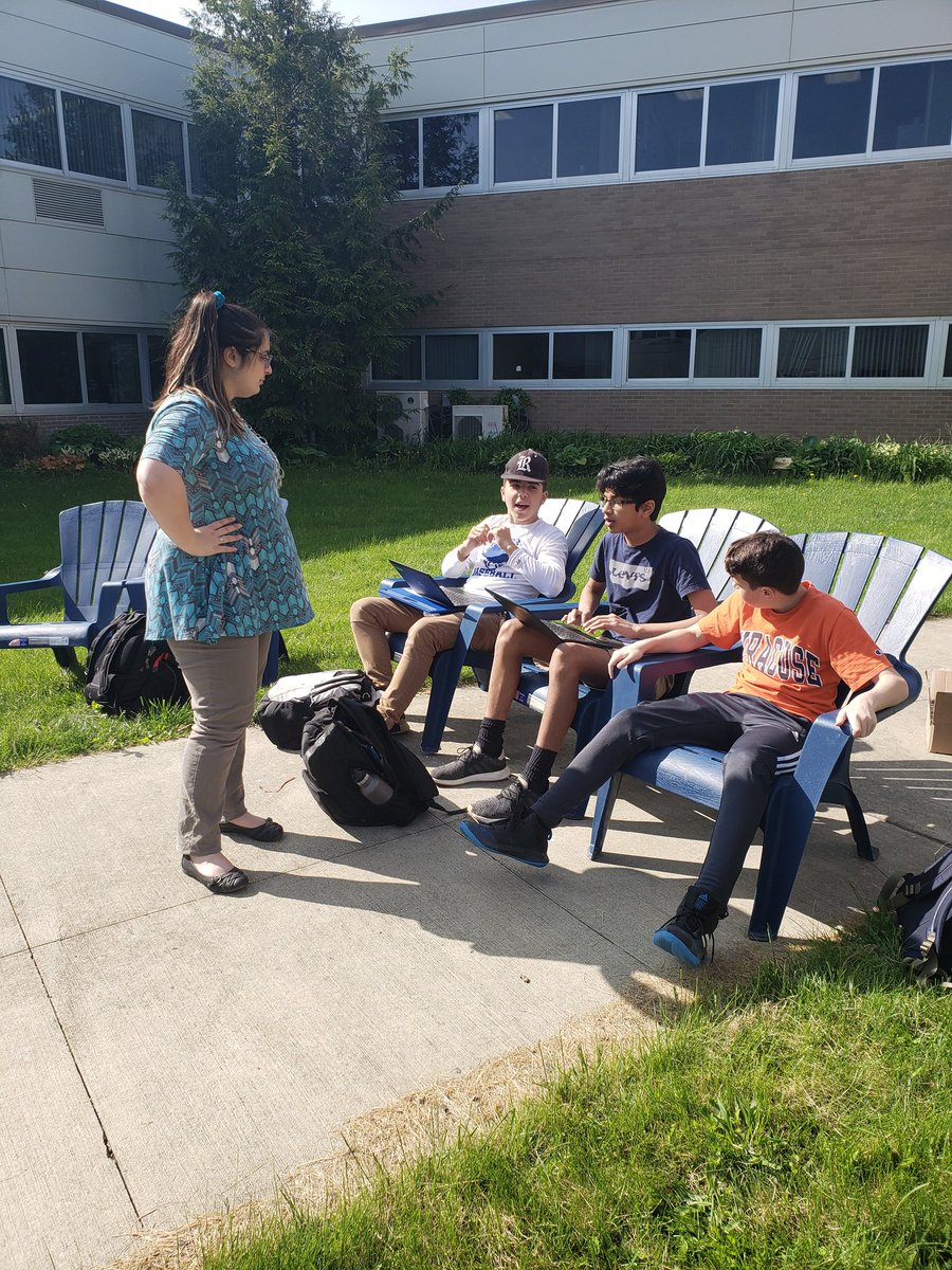 shakerhslibrary's tweet photo. The outdoor classroom is officially up and running! The entrance is through the Library and supplies are available in the Library as well. Check out Ms. DeAngelo's class enjoying the sunshine! #ShakerOutdoorClassroom https://t.co/sPDFZOH4AH
