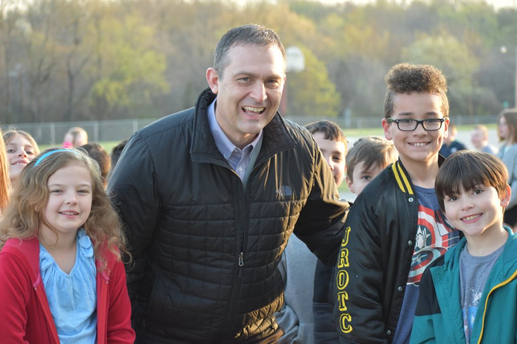 MarkTwainWC's tweet photo. Mark Twain students will miss Dr. Moeller's Wednesday visits to lead our Walking Club.  Enjoy your retirement, Dr. Moeller! https://t.co/oYTpThkVYE
