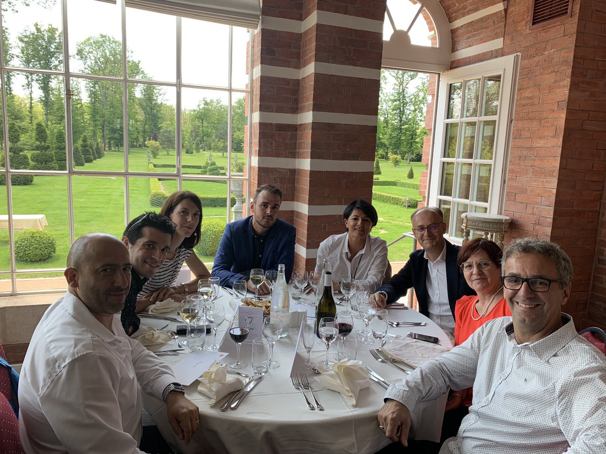 Un grand merci à Hélène Roche-Combemorel et l’AD Rhône Alpes pour leur accueil aux couleurs d’<a href="/OrangeBankFR/">Orange Bank</a> ! De bons débats sur le succès de la Carte Premium au menu !  <a href="/ValerieTherond/">Valérie Thérond</a> <a href="/cbombrun/">Christian Bombrun</a> <a href="/ValloisStephane/">Stéphane VALLOIS</a> <a href="/rvguillebault/">guillebault herve</a> <a href="/bdesaintaubin/">benoit de saintaubin</a> <a href="/Orange_France/">Orange France</a>