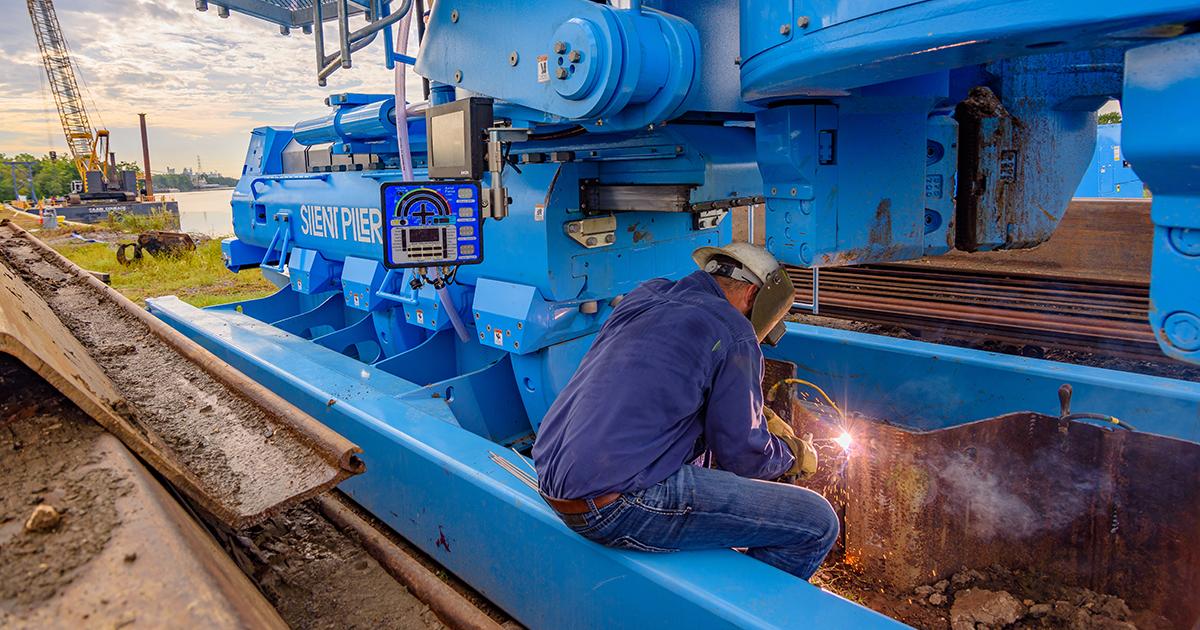 cajunindustries's tweet photo. Cajun Industries is proud to have been named first runner up in the @ConstructionMag #CEPhotoContest.  https://t.co/nQVkZxAFZC
#Construction #IndustrialConstruction #SilentPiler #Welding https://t.co/Lkimj6eSmK