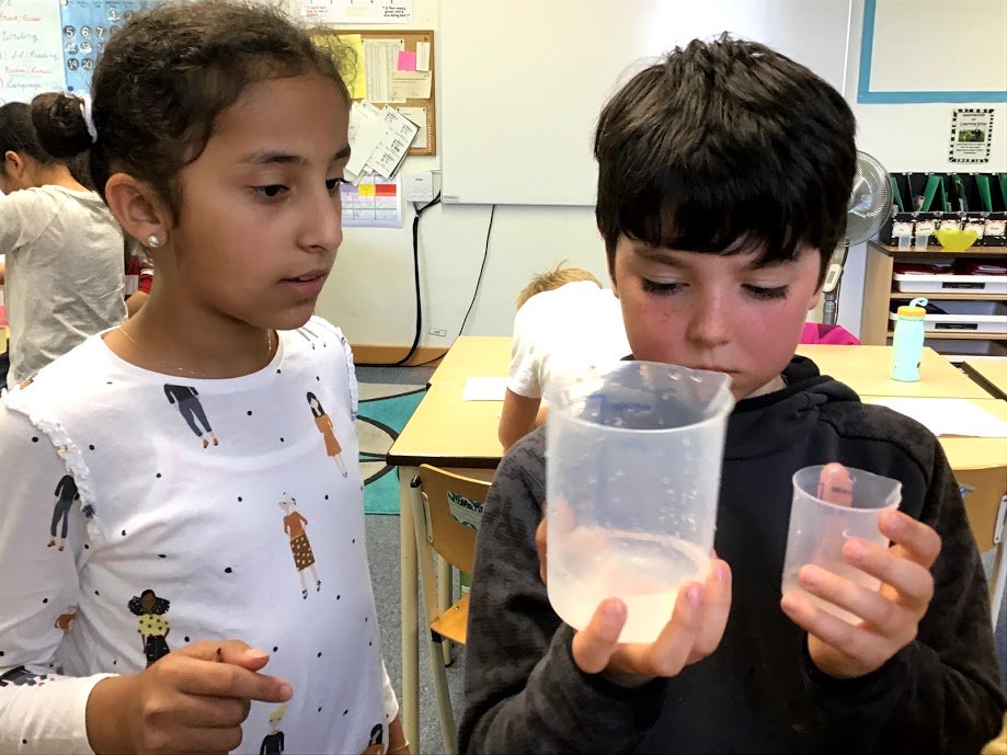 Assess4Learning's tweet photo. When we melt five ice cubes in a beaker, how many milliliters of water will we get? How many milliliters of water can each of these sponges hold? Estimate and then measure. Investigating volume is always fun and messy!!
#teachingvolume #measurement  #grade3 @FIS_School https://t.co/cZfV1AwlH1