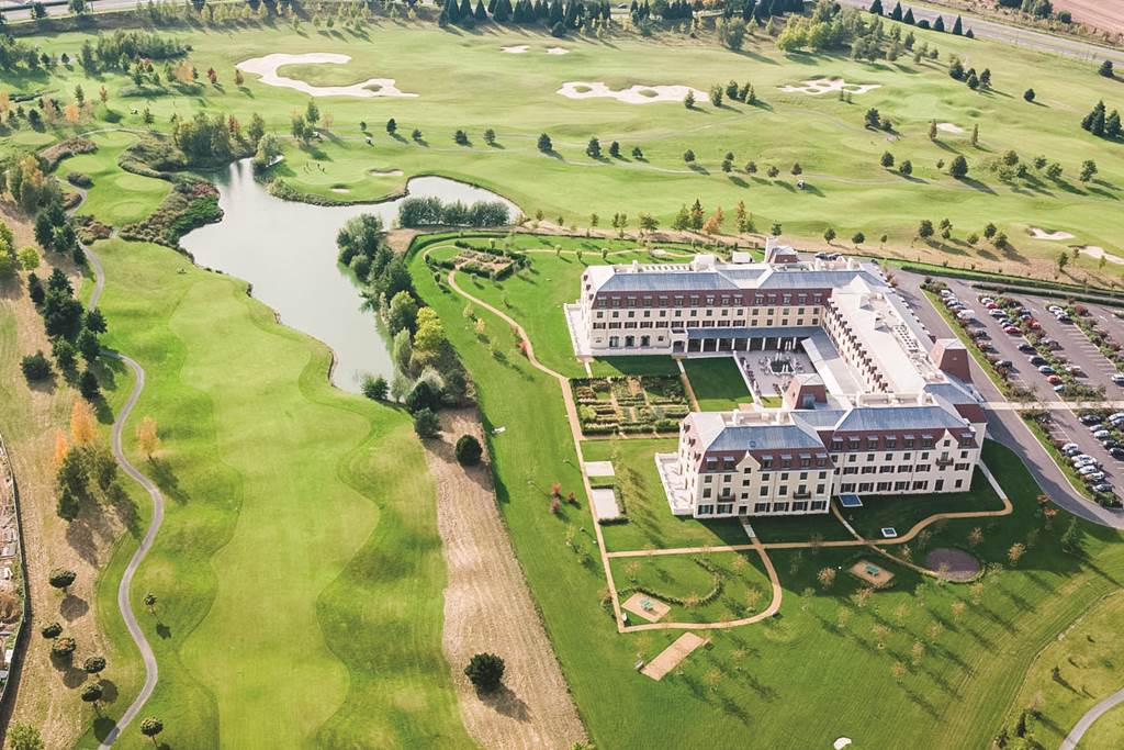 oneworld_src's tweet image. 🎢🖤 DISNEYLAND PARIS 🖤🎢

➡️ Departure 02 August 2019
6️⃣ Nights
🍴 Bed &amp;amp; Breakfast

✴️🎫 4 DAY ADMISSION TO DISNEYLAND PARIS &amp;amp; WALT DISNEY STUDIOS 🎫✴️

💥💥 SPECIAL OFFER PRICE NOW £890pp 💥💥

🌎✈️ HOW TO BOOK &amp;amp; MORE INFO ✈️🌎

Call us on ☎️ 01642 450333