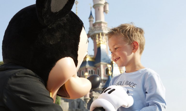 oneworld_src's tweet image. 🎢🖤 DISNEYLAND PARIS 🖤🎢

➡️ Departure 02 August 2019
6️⃣ Nights
🍴 Bed &amp;amp; Breakfast

✴️🎫 4 DAY ADMISSION TO DISNEYLAND PARIS &amp;amp; WALT DISNEY STUDIOS 🎫✴️

💥💥 SPECIAL OFFER PRICE NOW £890pp 💥💥

🌎✈️ HOW TO BOOK &amp;amp; MORE INFO ✈️🌎

Call us on ☎️ 01642 450333