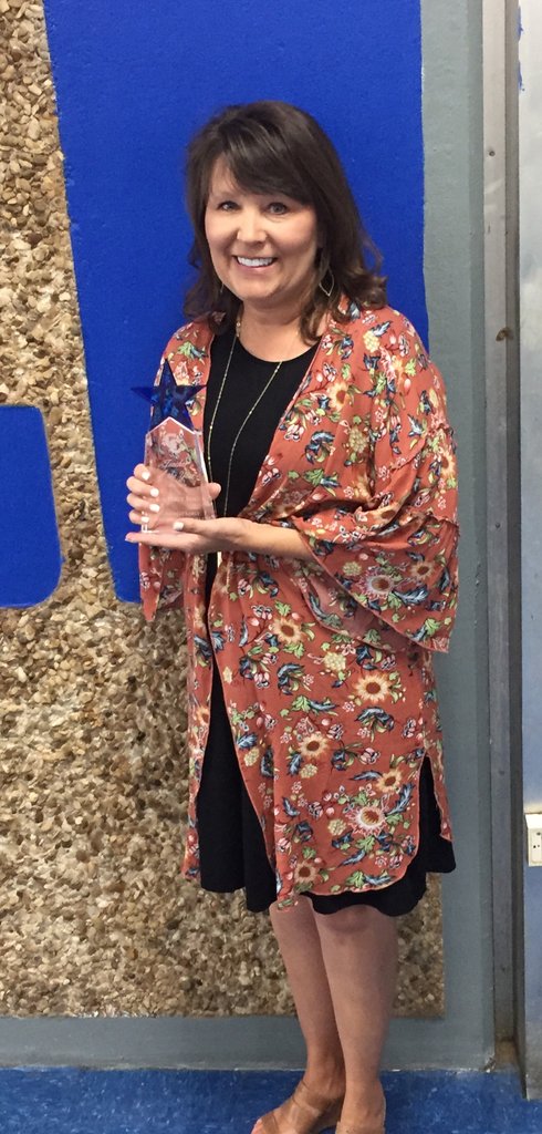 ConnallyECC's tweet photo. Congrats to Mrs. Bing, our CECC teacher of the year! We are proud of you! 💙 https://t.co/EfEj22650d
