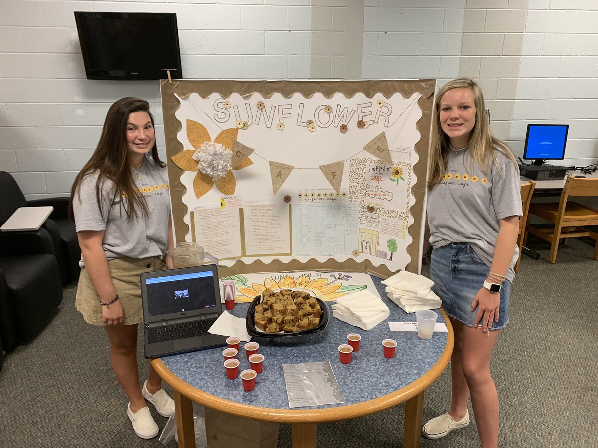 Syked4SS's tweet photo. Wowed by @LeeMiddle Taste-Ful-Lee event. These young entrepreneurs have truly thrown down! Good food and lots learned! @CowetaSchools https://t.co/xf7YjVloIb