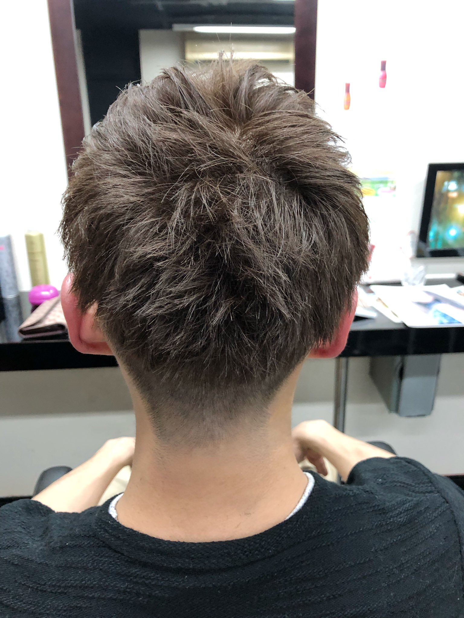 ヘアーラウンジカルネ 熊谷真人 オーダー多数 今時 グレージュ のくすみメンズカラー T Co Uoe34mbawh 滝川市美容室 滝川美容室 アッシュ アッシュベージュ 外国人風カラー ベージュカラー アッシュグレー ミルクティーアッシュ