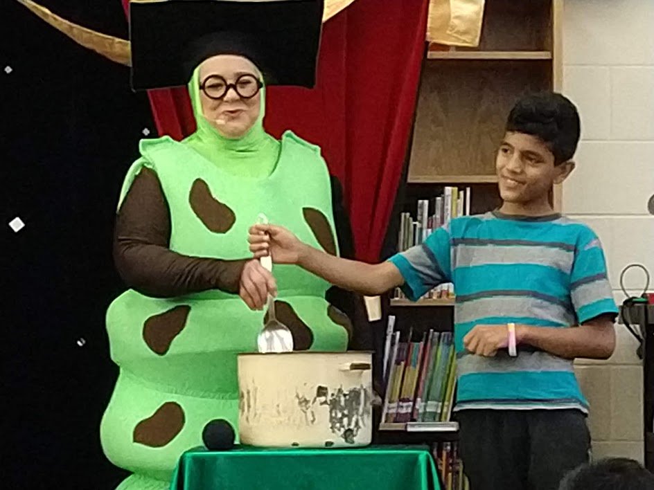 GuerreroLibrary's tweet photo. Pre-K - 2nd grade grizzlies shared an awesome day @GuerreroLibrary with the Bookworm. @gtprincipal186 #AISDProud #read https://t.co/cqYqAtmOQ5